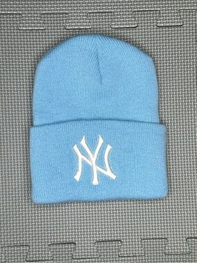 New York Yankees Baby Blue Beanie Hat Embroidered Logo One Size Vintage NWOT